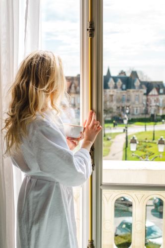 Une nuit en chambre double vue sur les jardins et l'architecture de Cabourg (semaine)